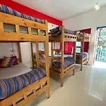 Hostel Hikers World
