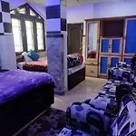 Pink White Guest House
