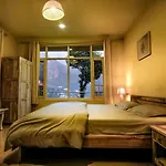 Nomadgao Dharamkot - Great Views, Fast Wifi, Interesting People, Near Mcleodganj