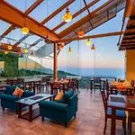 Alt Life Luxe - Himalayan Crown - Dharamkot Mcleodganj
