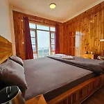 Young Monk Hostel & Cafe Dharamkot