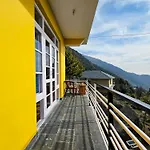 Young Monk Hostel & Cafe Dharamkot