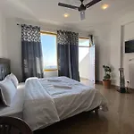 Redeem Cafe & Homestay