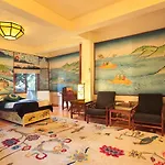 Chonor House