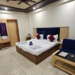 Green View Hotel And Restaurant
