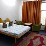 Hotel Chaitanya Inn