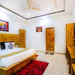 The Bunksters Mcleodganj, Dharmkot