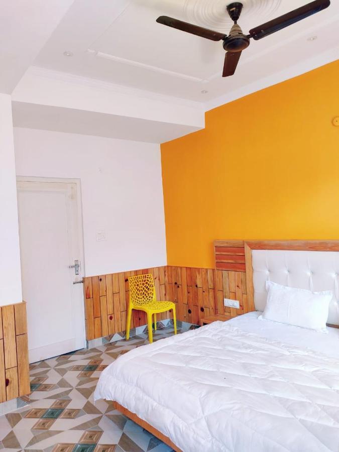 Hostel Worlds *