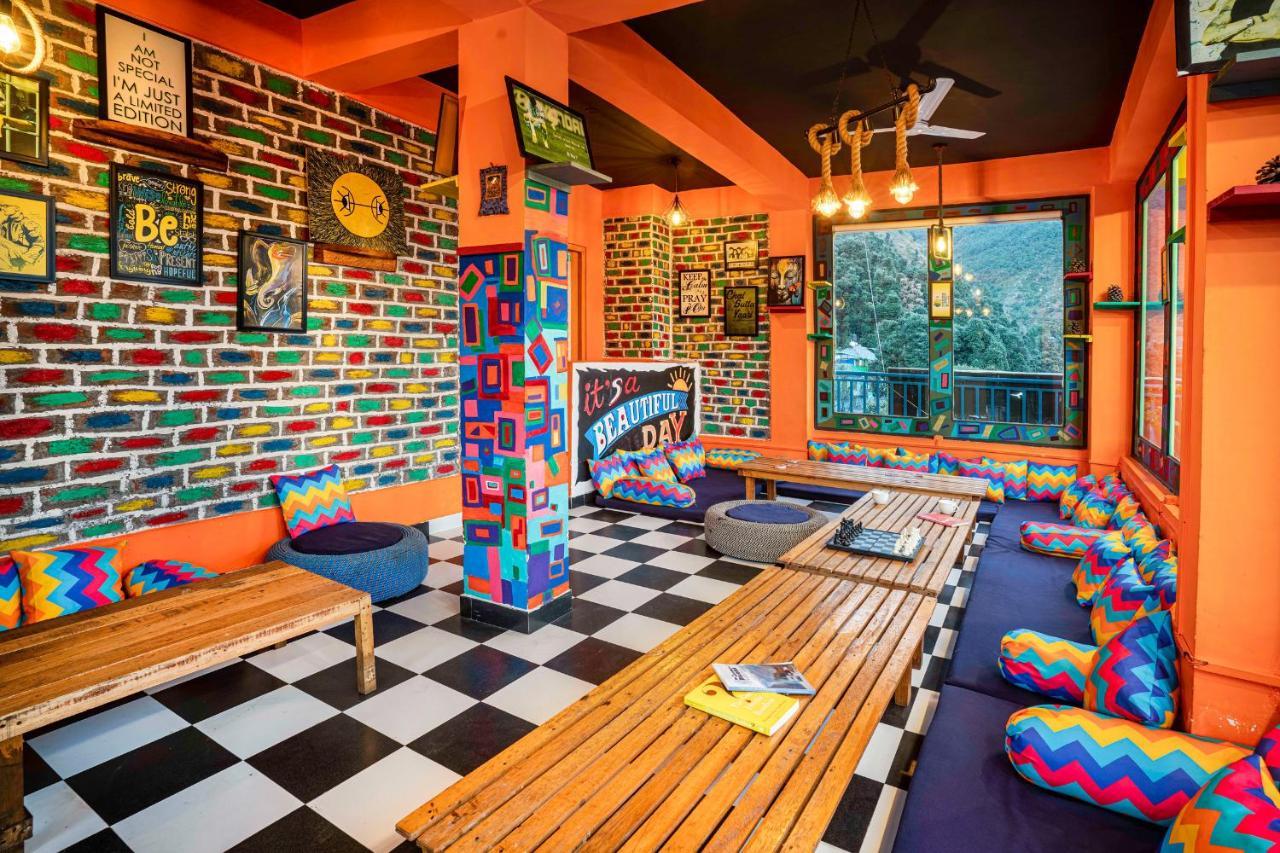 Flyaway Hostel *