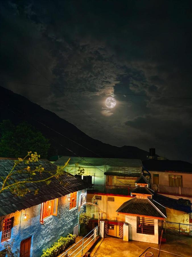 Triangle Folks, Mcleodganj Hostel