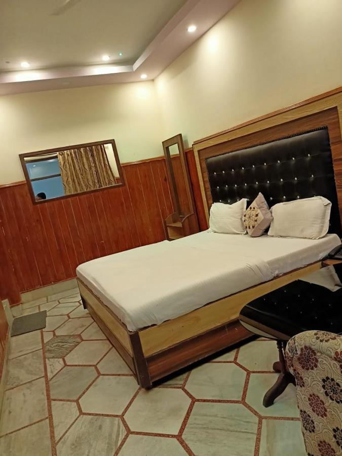 Hotel Himalyan Paradise 3*