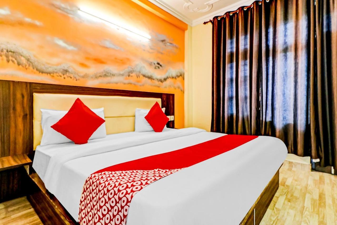 Oyo Flagship 83097 Ishwar Guest House Hotel 4*