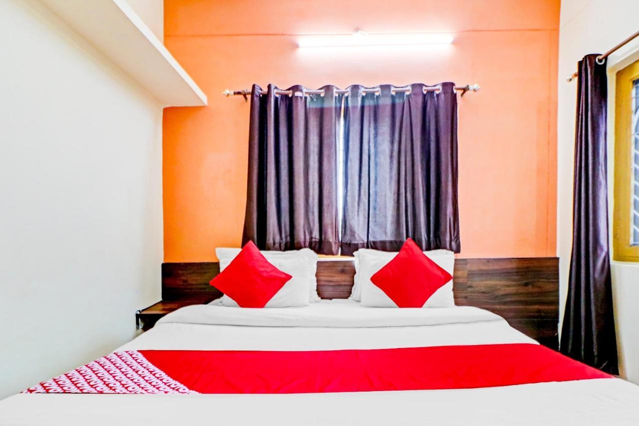 Hotel Oyo Flagship 83097 Ishwar Guest House 4*