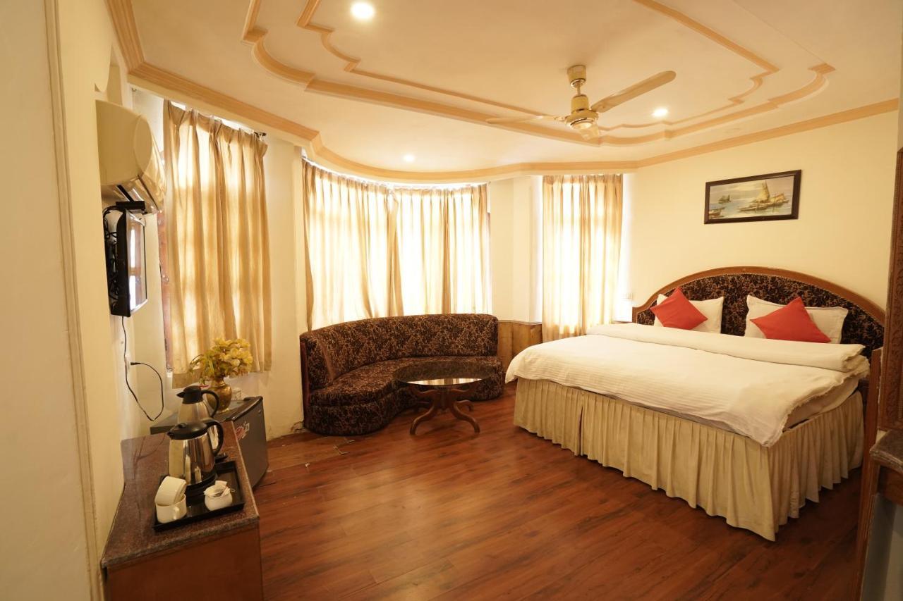 Royal Palace Hotel 3*