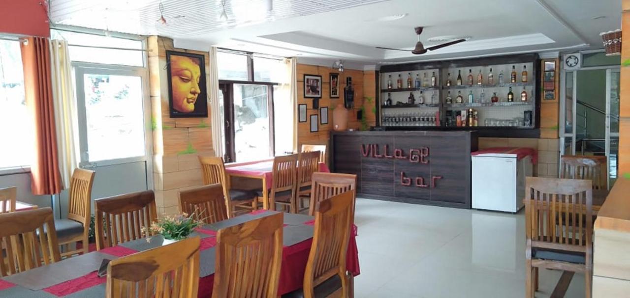 Hotel Om Palace 3*