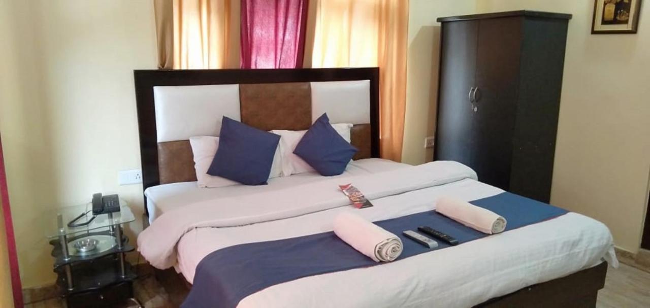Hotel Om Palace 3*