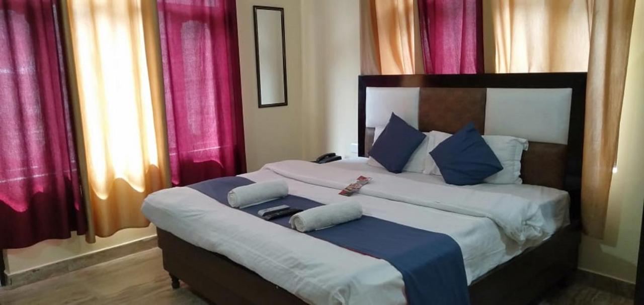 Hotel Om Palace 3*