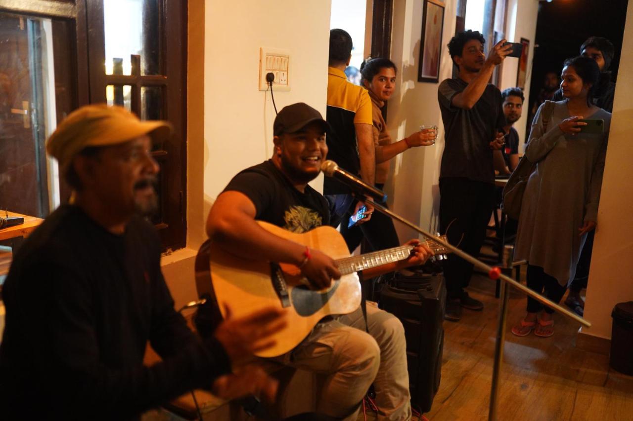 Hostel Young Monk & Cafe Dharamkot