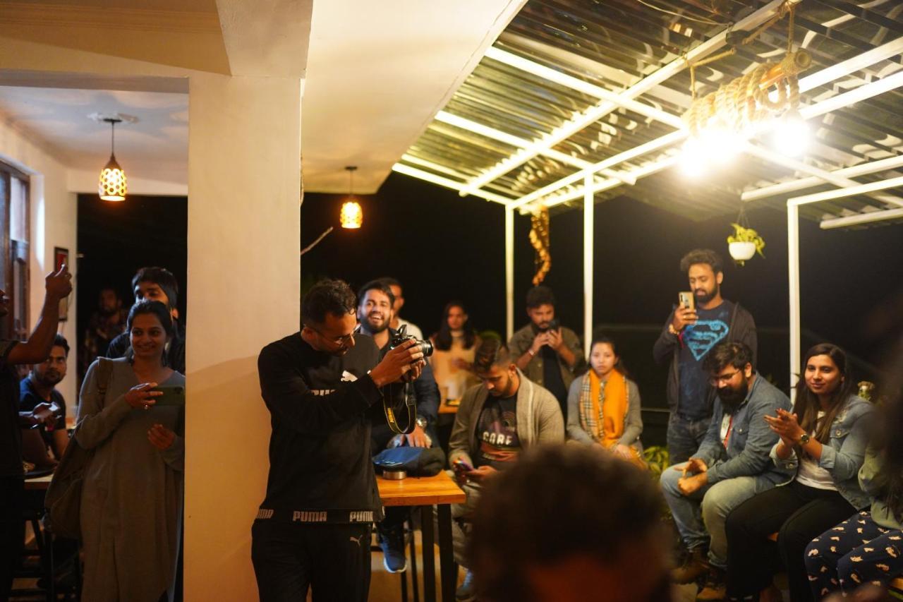 Young Monk & Cafe Dharamkot Hostel McLeod Ganj