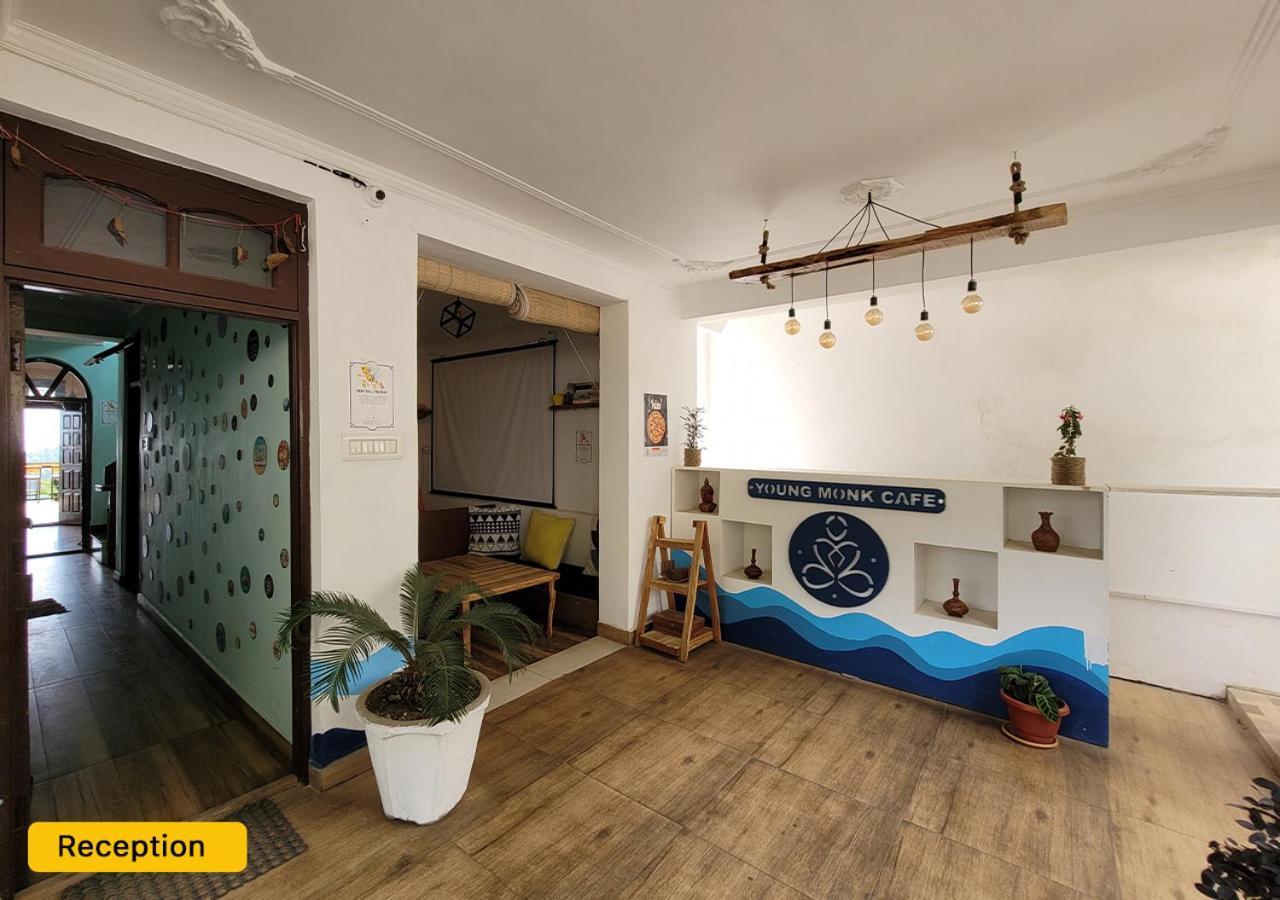 Hostel Young Monk & Cafe Dharamkot