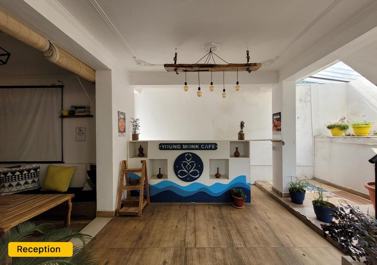Young Monk & Cafe Dharamkot * McLeod Ganj