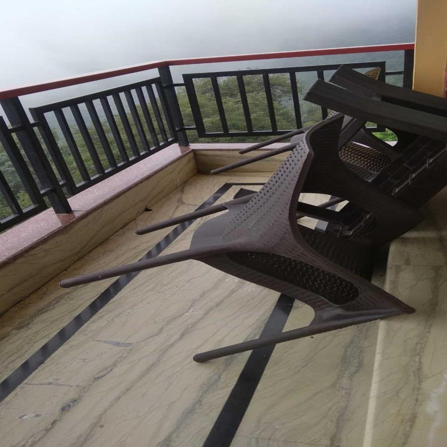 Serkong House 3*