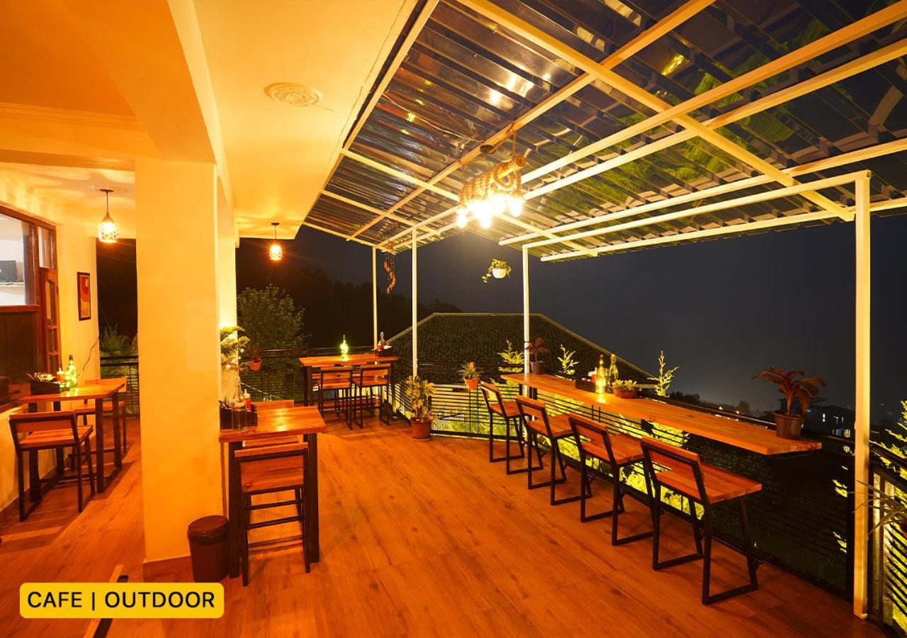 Young Monk & Cafe Dharamkot Hostel *