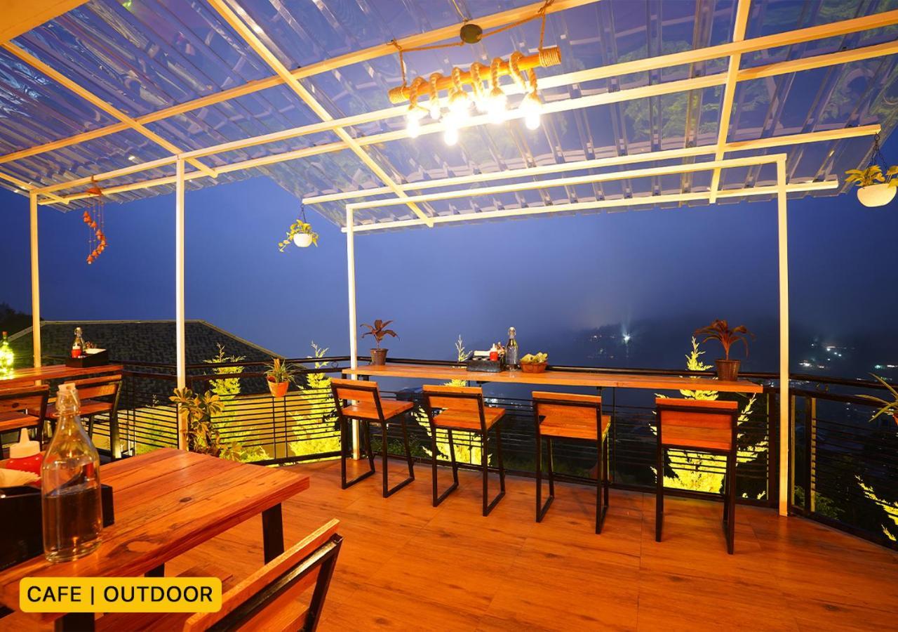 Young Monk & Cafe Dharamkot * McLeod Ganj