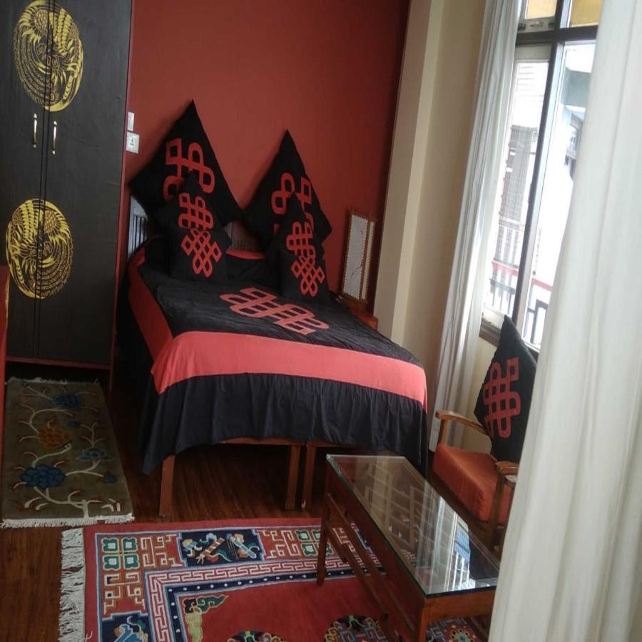 Serkong House Hotel 3*