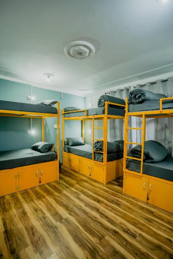 Hostel Young Monk & Cafe Dharamkot McLeod Ganj
