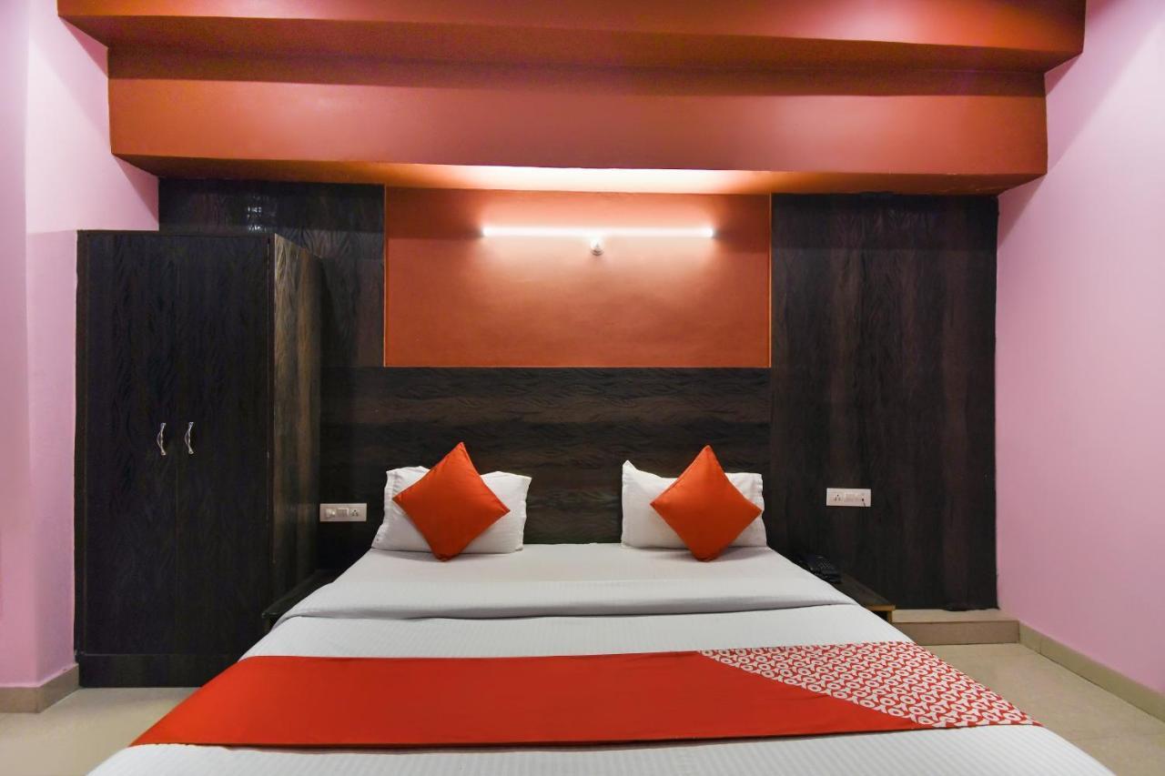Oyo T K House Hotel
