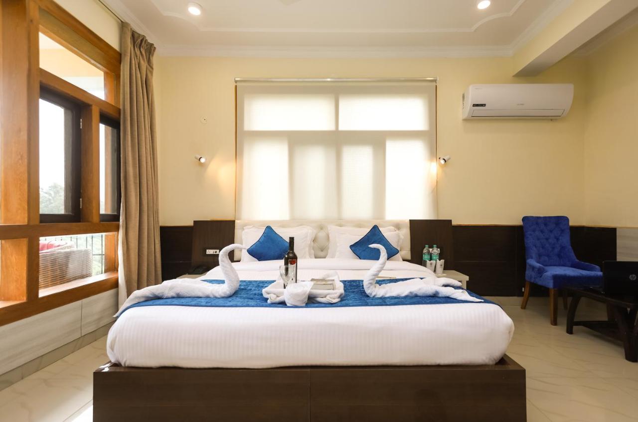 Hotel The Nest, Rooftop Cafe, Bonfire With A Sceneric Mountain View