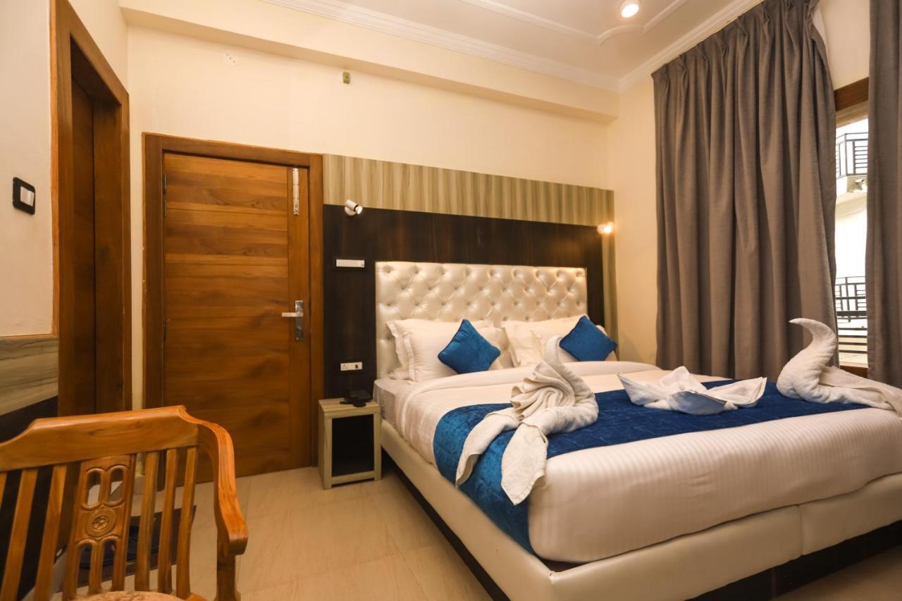 The Nest, Rooftop Cafe, Bonfire With A Sceneric Mountain View Hotel McLeod Ganj