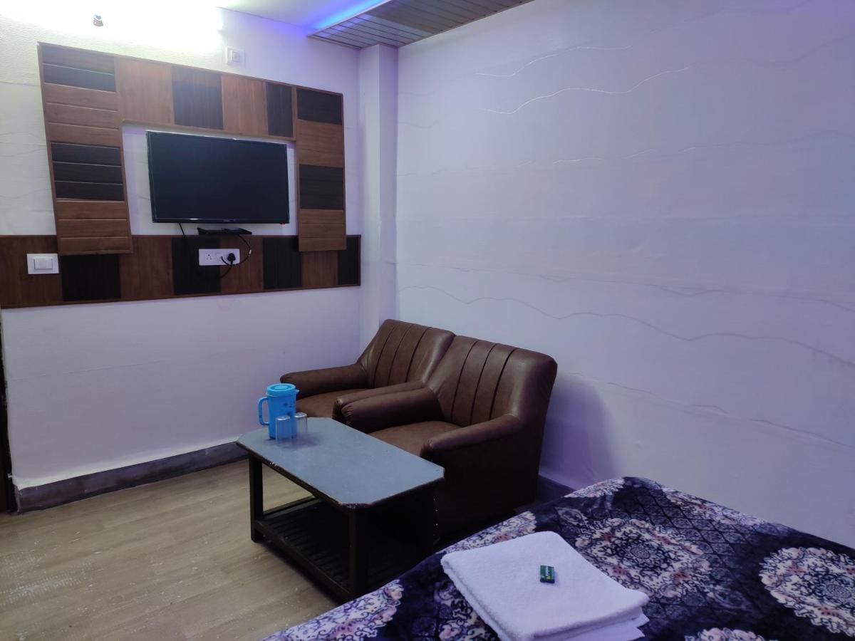 Guest house Pink White *