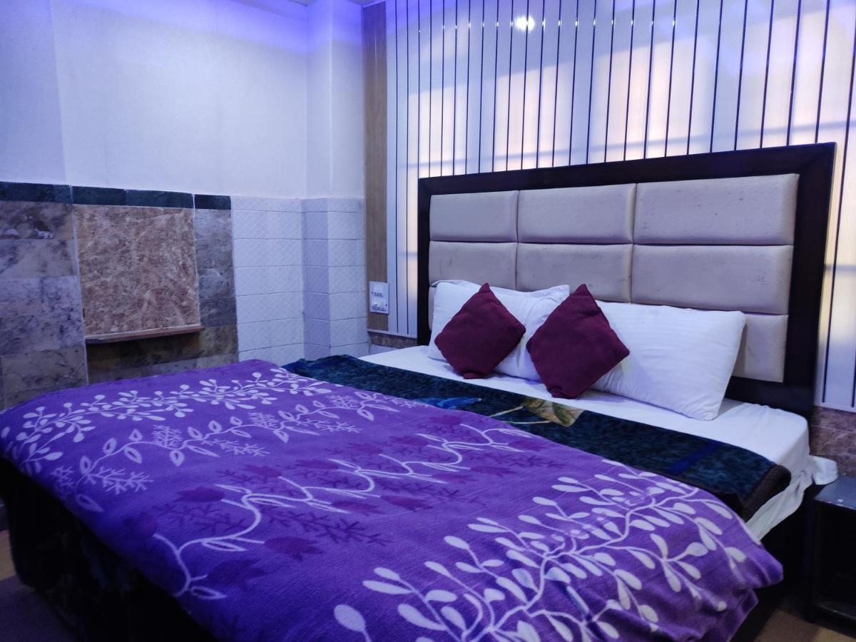 Pink White Guest house