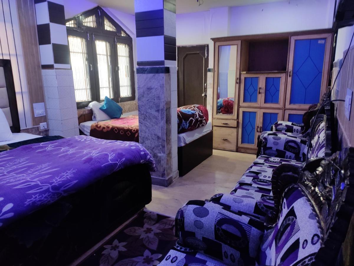 Pink White Guest house