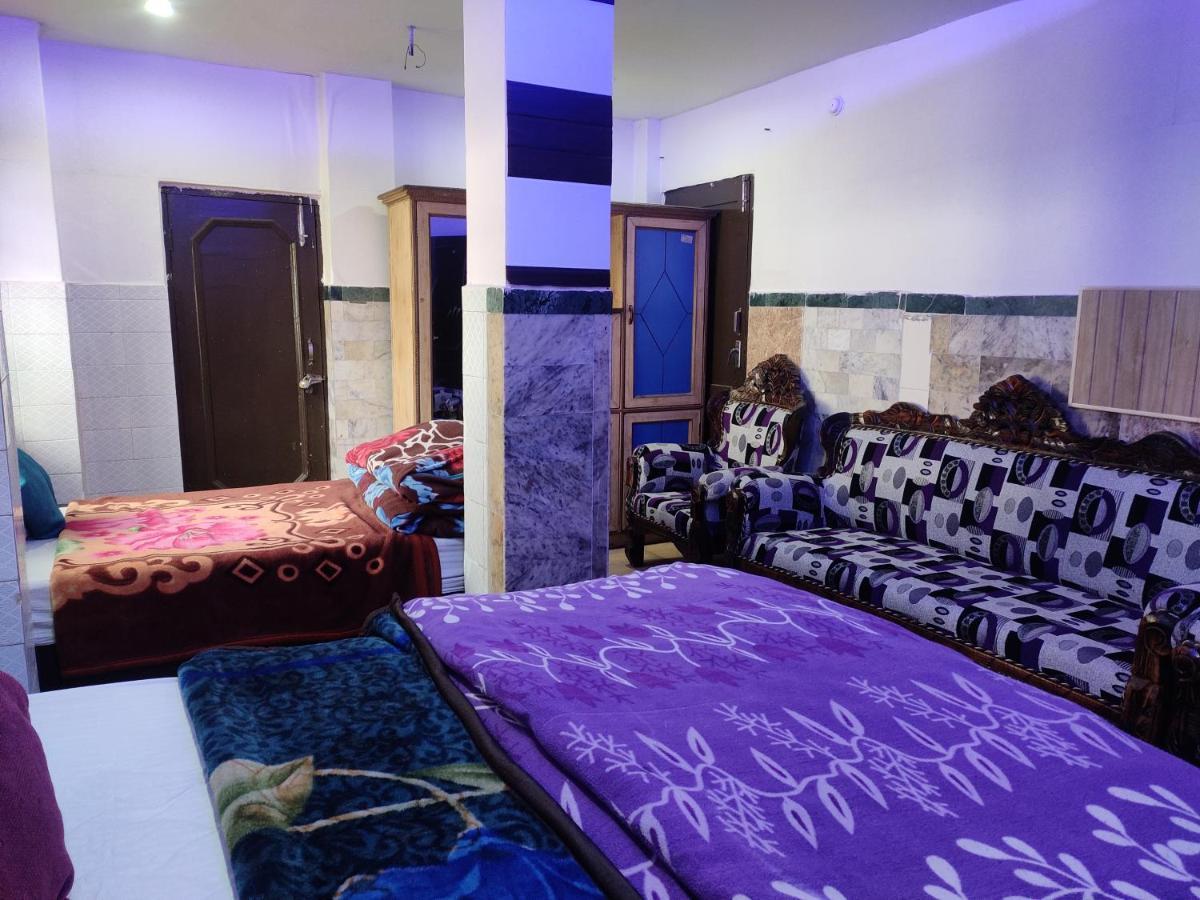Pink White Guest house *