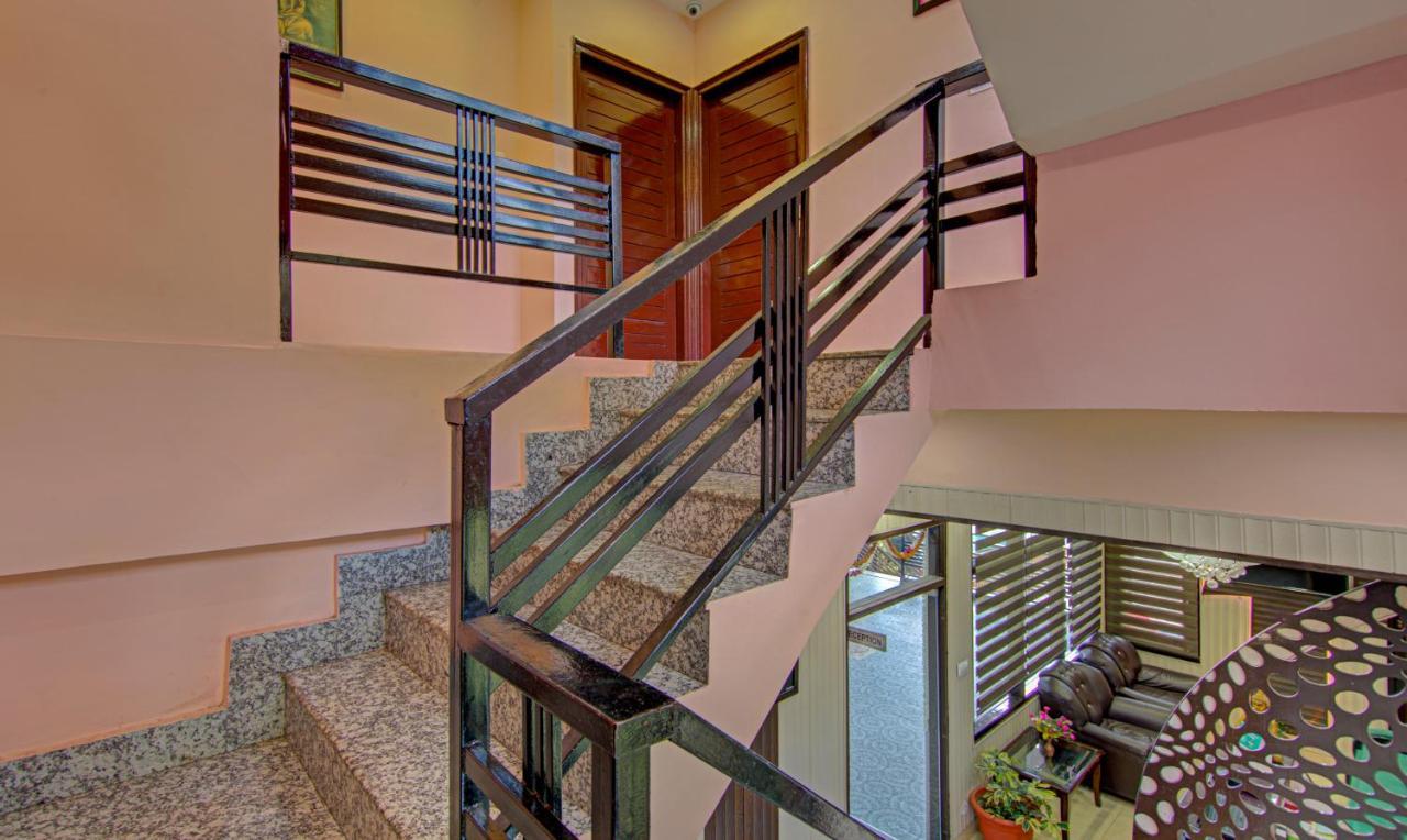 Hotel Treebo Roshan House With Valley View 3*
