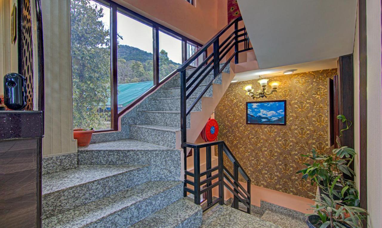Treebo Roshan House With Valley View Hotel
