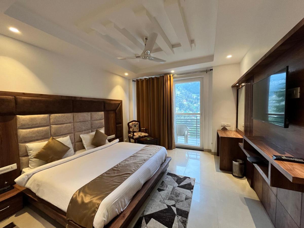 Rr And -प्रकृति की गोद में McLeod Ganj