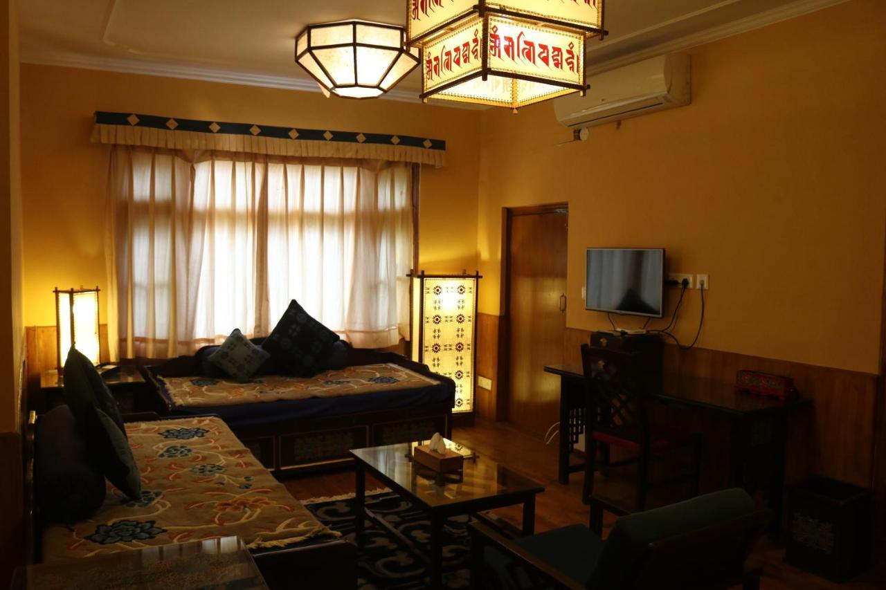 Hotel Chonor House 3*