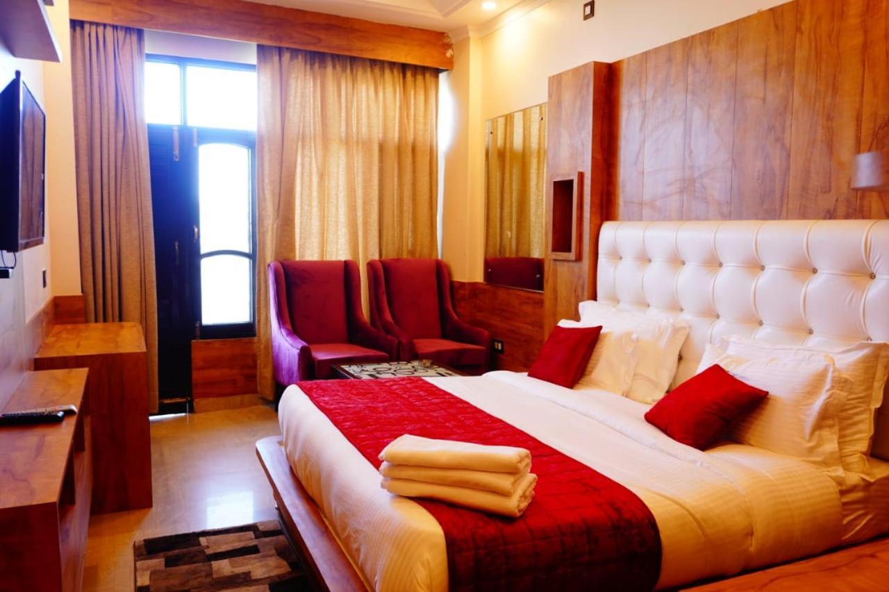 Grand Hill On Mall Road Mcleodganj