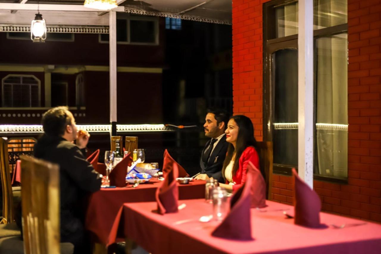 Varuni Hotel