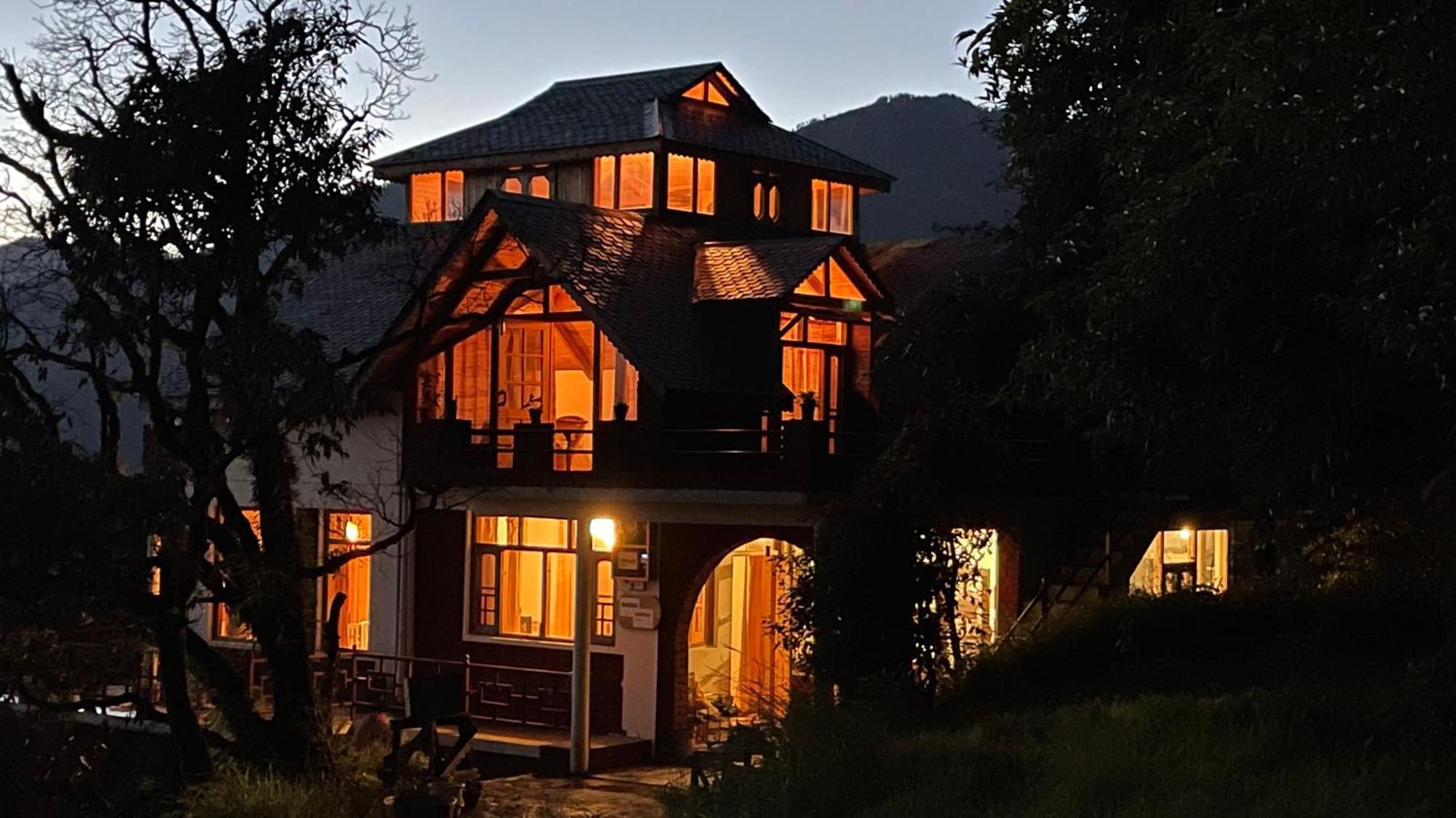 Naddi Castle Homestay *