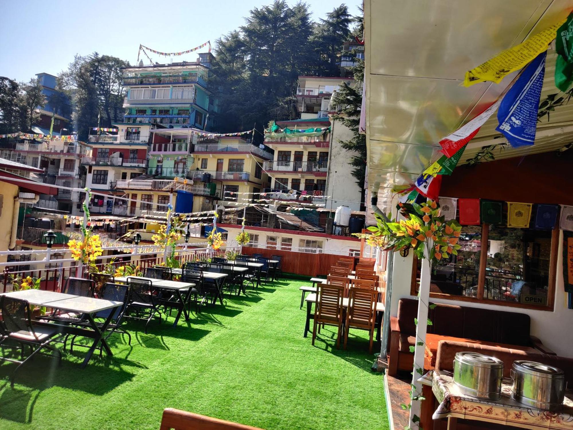 Akash - Luxury In Mcleodganj Hotel