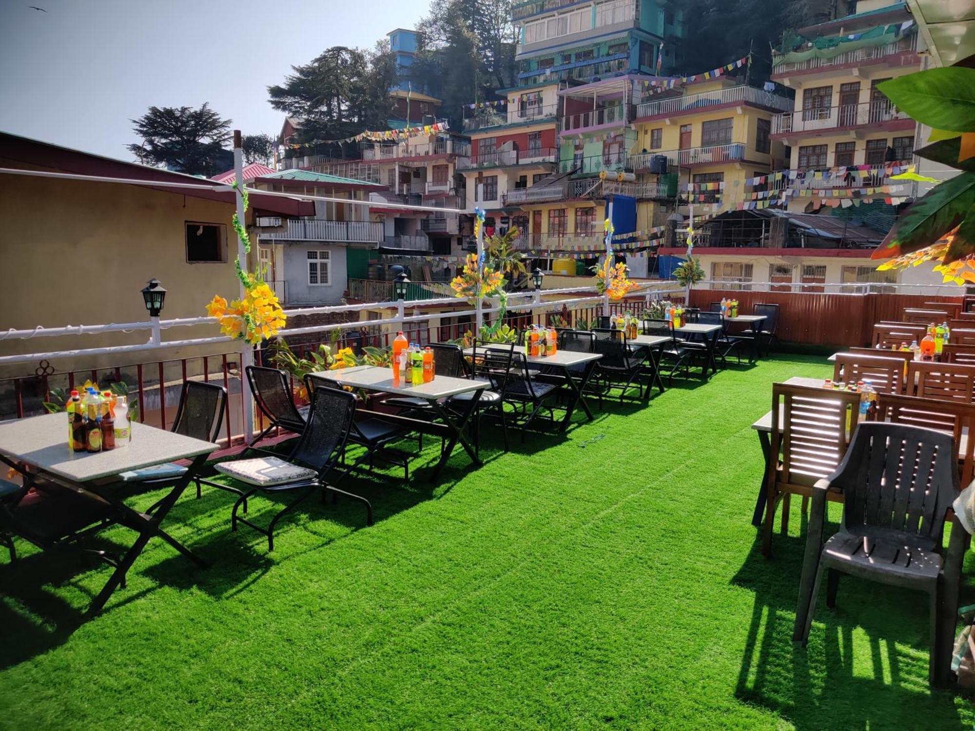 Akash - Luxury In Mcleodganj Hotel