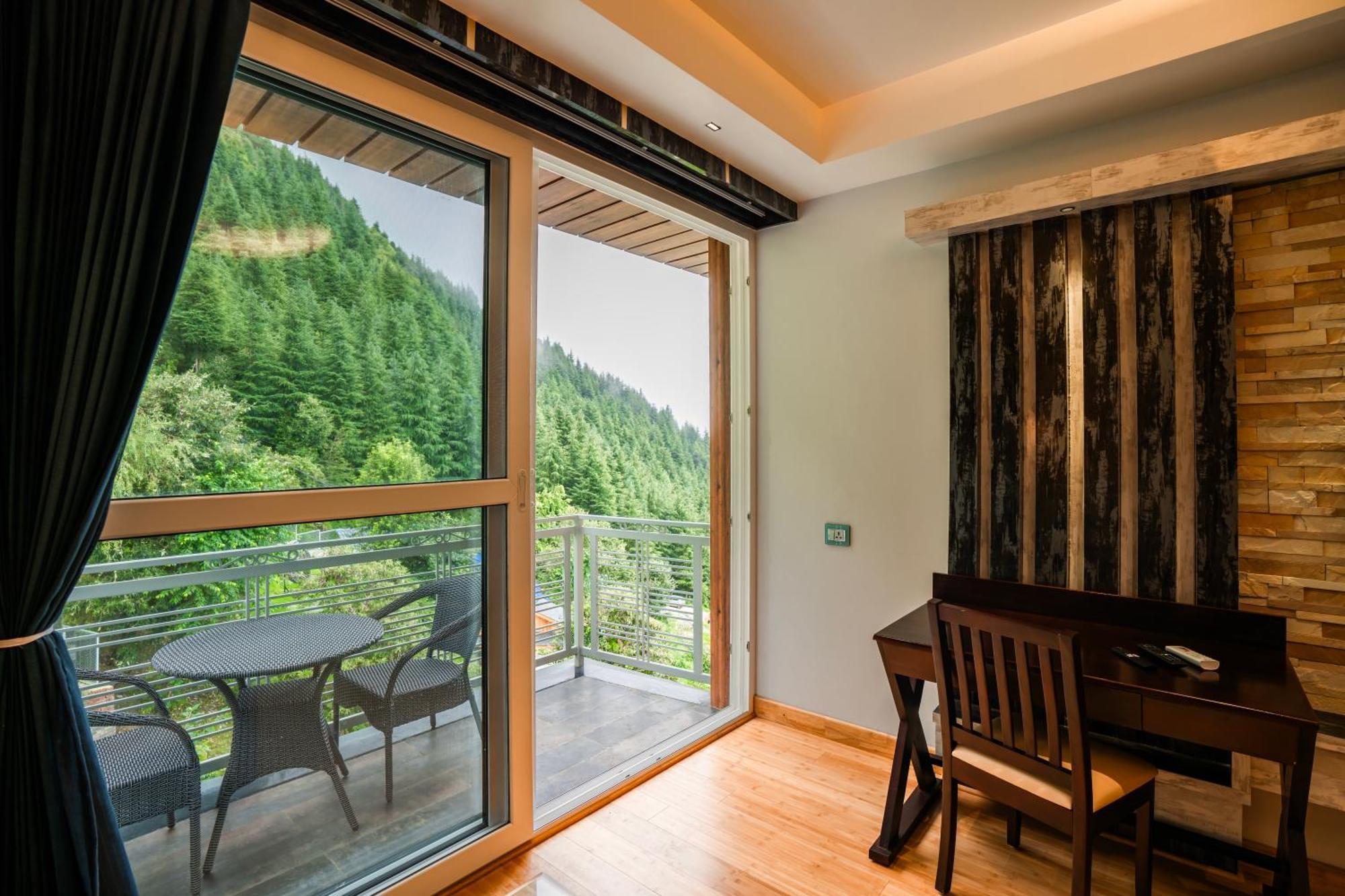 Alt Life Luxe - Uppper Bhagsu Mcleodganj