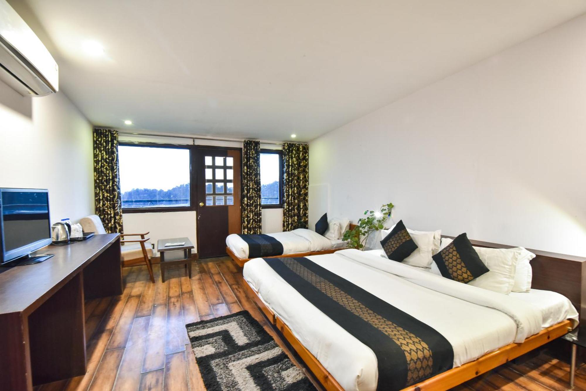Hotel M And