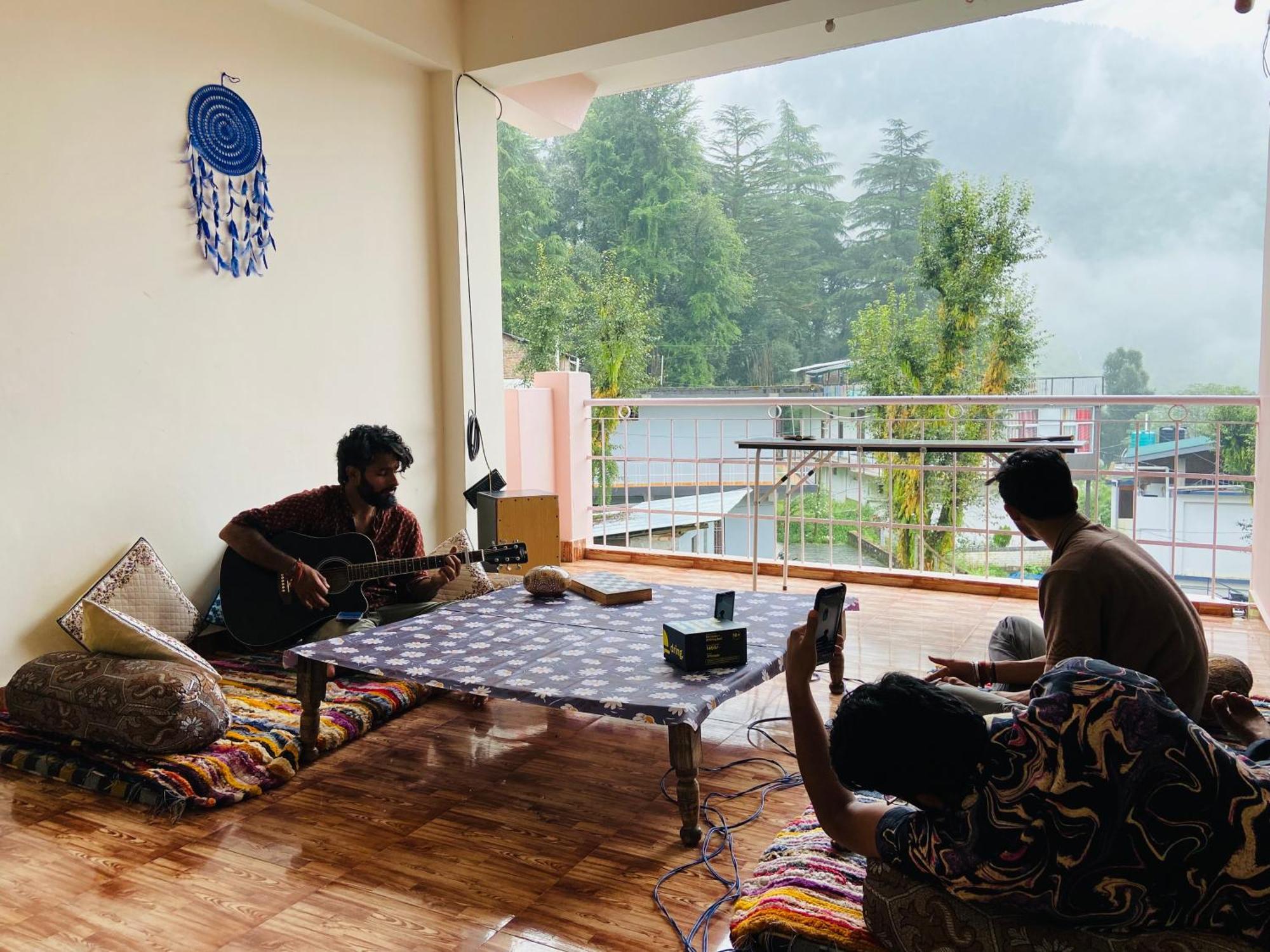 Rahgir Mcleodganj Hostel