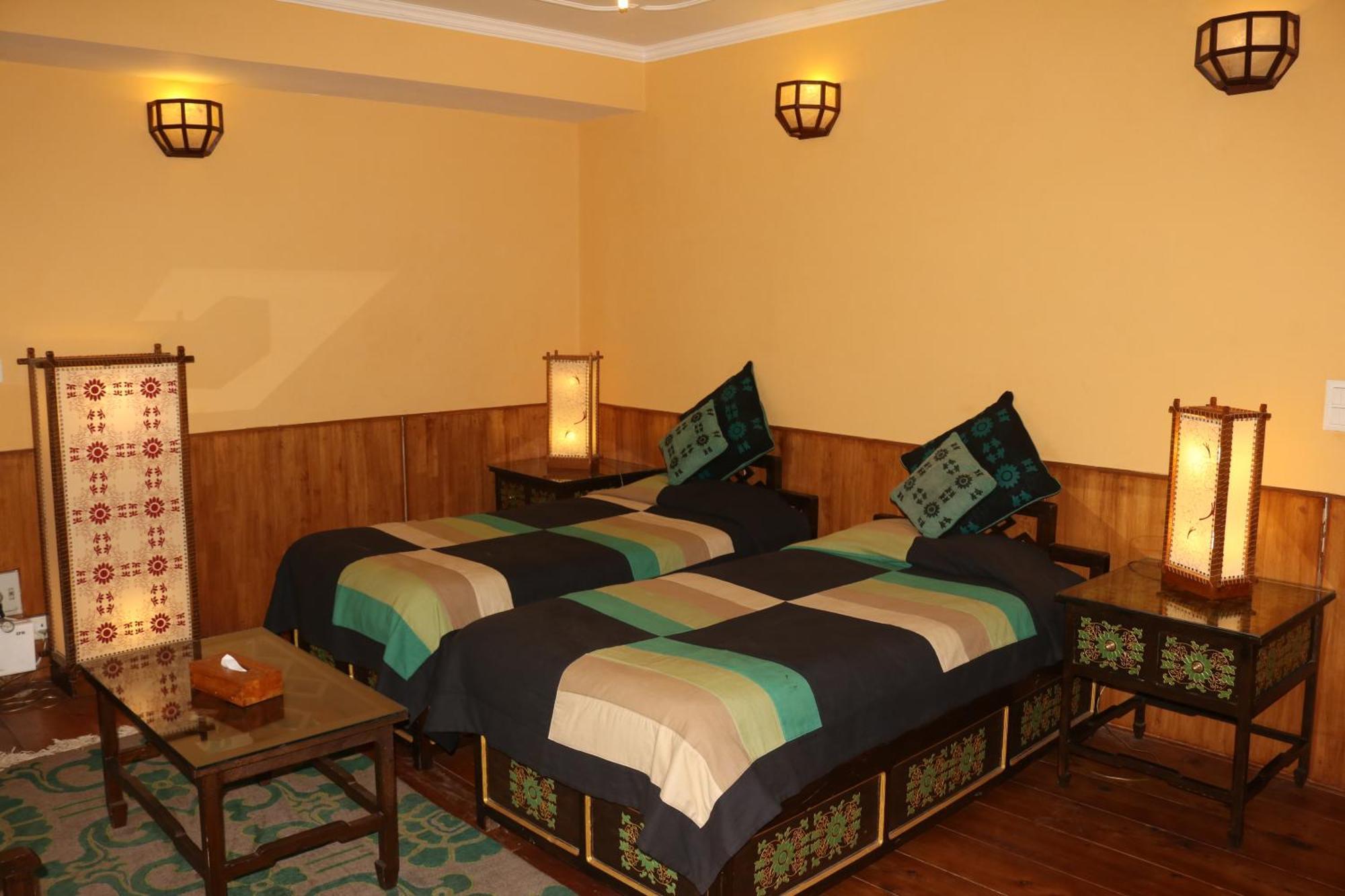 Chonor House 3*
